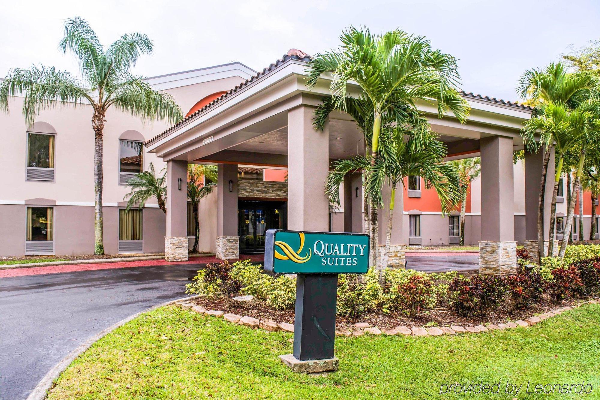 Quality Suites Fort Myers Airport I-75 Extérieur photo