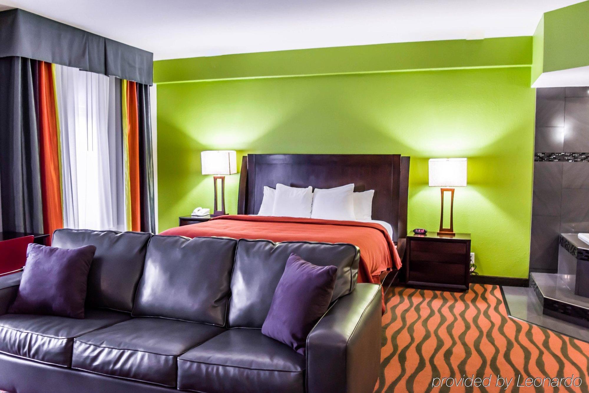 Quality Suites Fort Myers Airport I-75 Extérieur photo