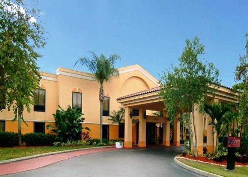 Quality Suites Fort Myers Airport I-75 Extérieur photo